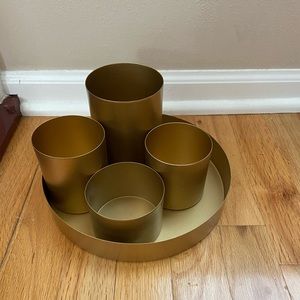 The gold table top tray set from decocrated